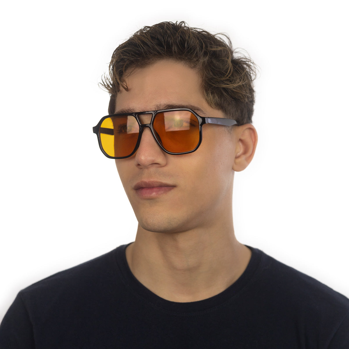 Óculos Aviador G8 Sol em modelo com rosto pequeno.