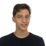 Óculos Metal Redondo BM3 Dourado em modelo com rosto pequeno.
