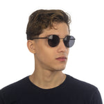 Óculos Metal Redondo BM3 Preto em modelo com rosto pequeno.