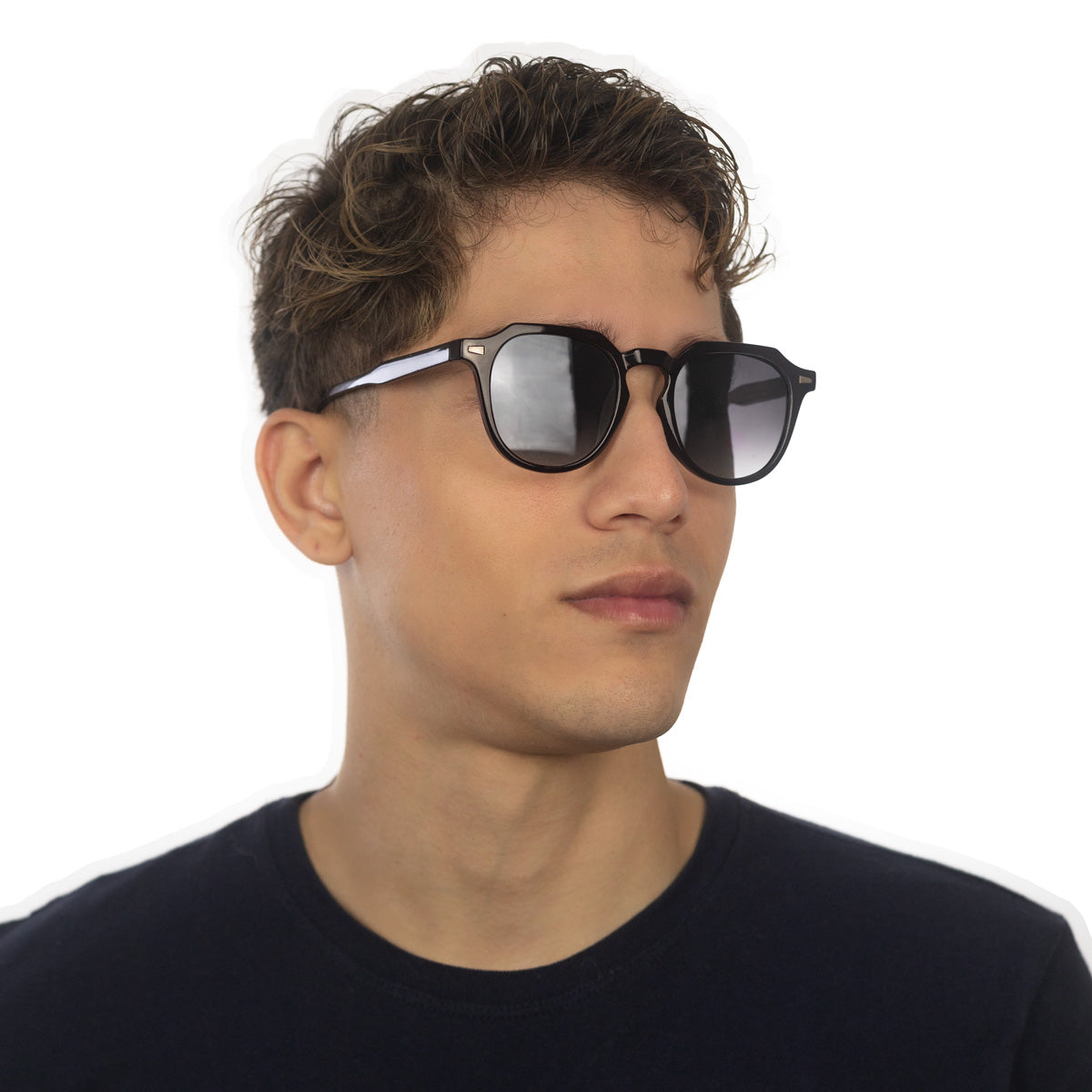 Óculos Redondo Médio B10 Preto Brilho em modelo com rosto pequeno.