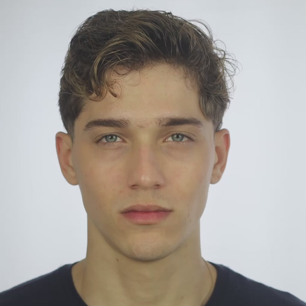 Óculos Aviador G7 Grafite em modelo com rosto pequeno.